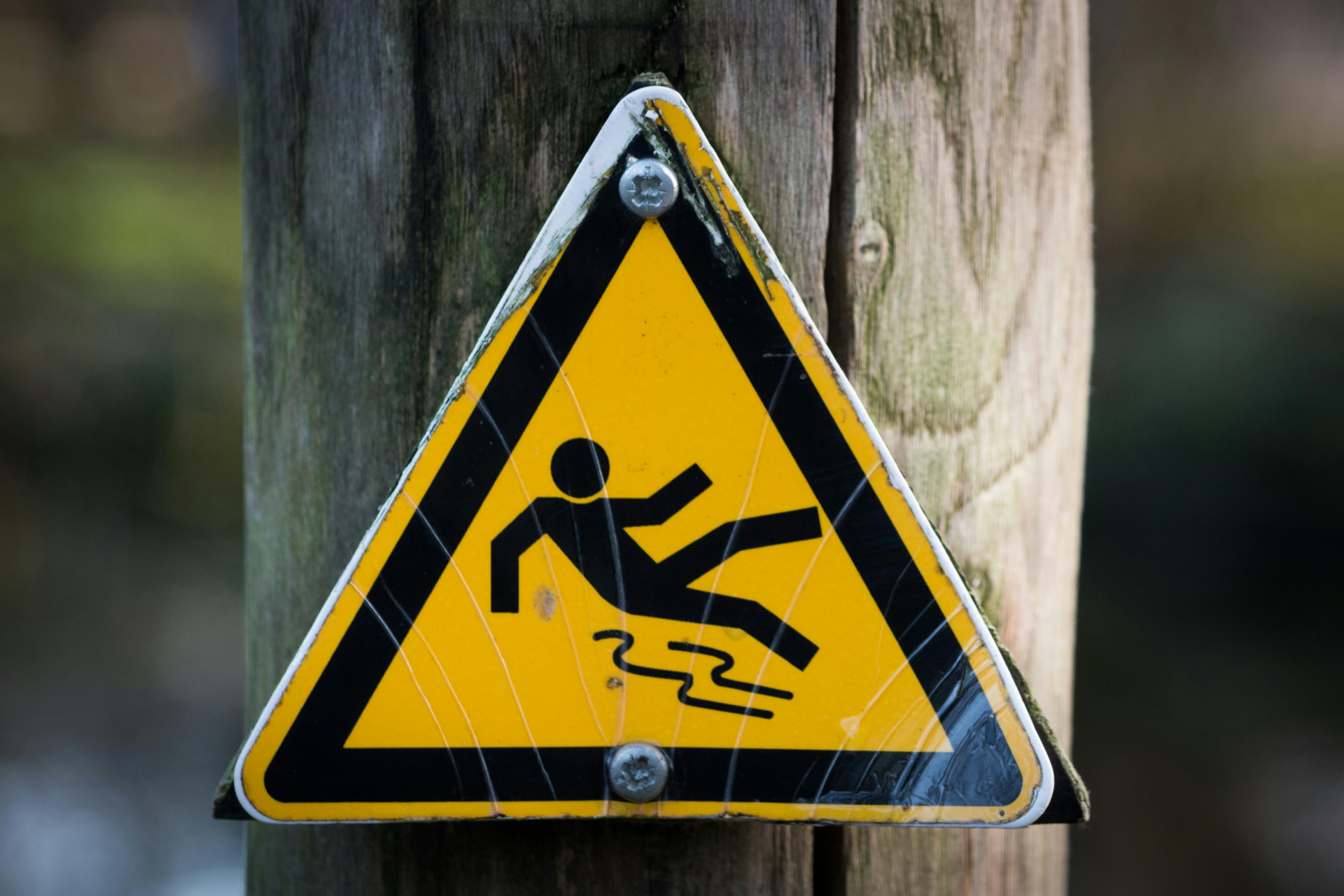 What is Considered Reasonable Warning in Slip and Falls?